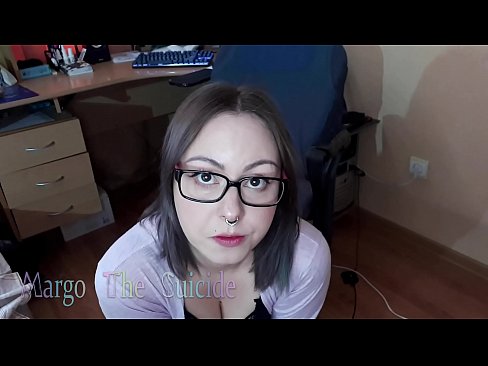 ❤️ Ọmọbinrin ti o ni gbese pẹlu awọn gilaasi buruja Dildo jinna lori Kamẹra ❤  Ibalopo ❌️❤
